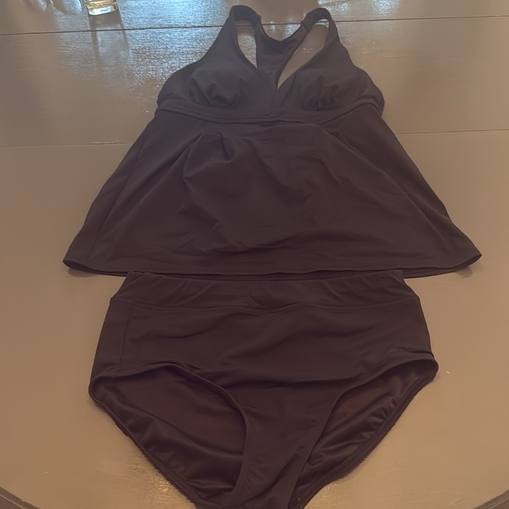 Lands End racer back tankini - Picture 2 of 8